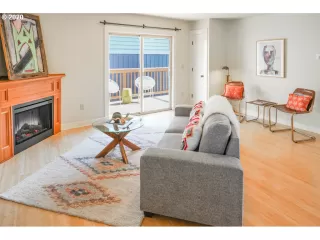 Photo #6: 20416170 Listing 