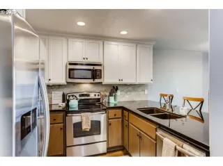 Photo #1: 20417077 Listing