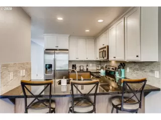 Photo #2: 20417077 Listing