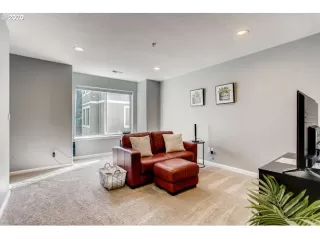 Photo #3: 20417077 Listing