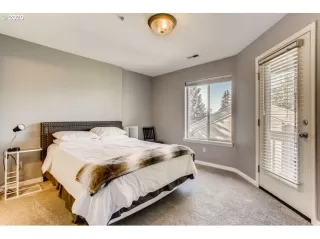 Photo #5: 20417077 Listing