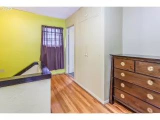 Photo #1: 20417179 Listing