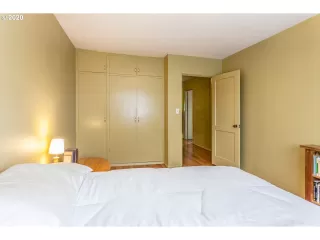 Photo #4: 20417179 Listing