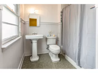 Photo #5: 20417179 Listing