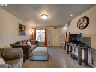 Photo #1: 20417488 Listing