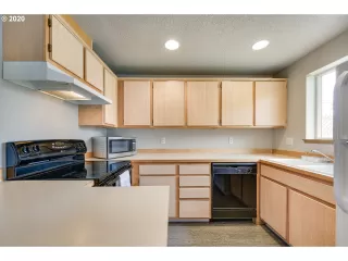 Photo #6: 20417488 Listing