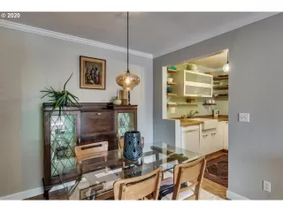 Photo #5: 20417587 Listing