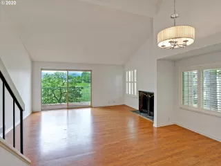 Photo #2: 20417844 Listing