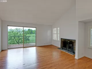 Photo #3: 20417844 Listing