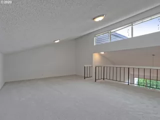 Photo #5: 20417844 Listing