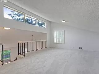 Photo #6: 20417844 Listing