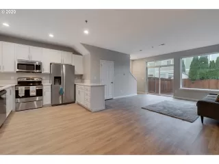 Photo #3: 20418021 Listing