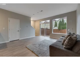 Photo #5: 20418021 Listing