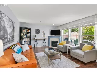 Photo #2: 20418126 Listing