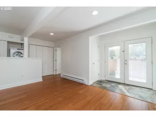 Photo #5: 20418997 Listing 