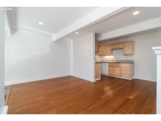 Photo #6: 20418997 Listing 