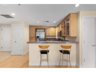 Photo #3: 20419018 Listing 