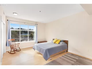Photo #6: 20419018 Listing 