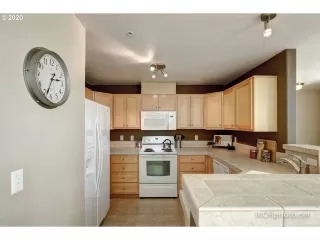 Photo #3: 20419993 Listing 