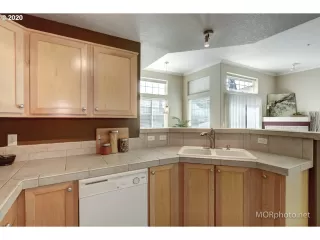 Photo #5: 20419993 Listing 