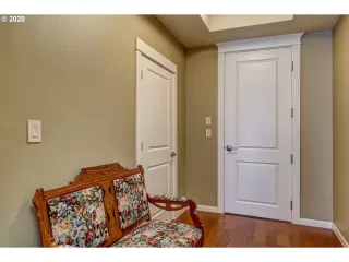 Photo #1: 20420368 Listing