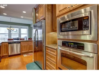 Photo #3: 20420368 Listing