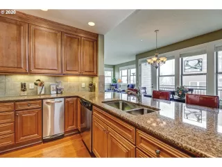 Photo #4: 20420368 Listing