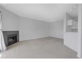 Photo #5: 20421640 Listing 