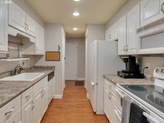 Photo #2: 20423450 Listing 