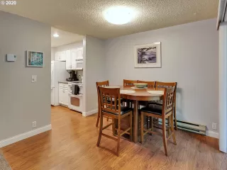 Photo #4: 20423450 Listing 