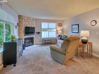 Photo #5: 20423450 Listing 