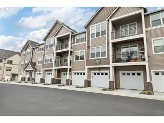 Photo #1: 20424173 Listing