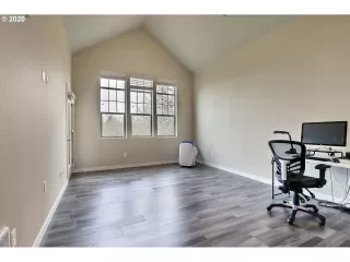 Photo #6: 20424173 Listing