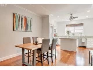 Photo #6: 20424318 Listing