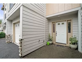 Photo #2: 20424338 Listing