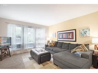 Photo #4: 20424338 Listing