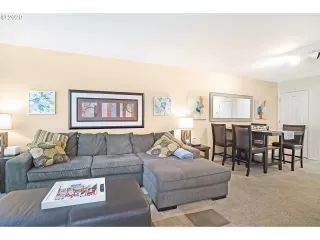 Photo #5: 20424338 Listing