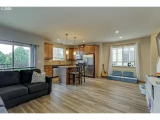 Photo #2: 20426047 Listing