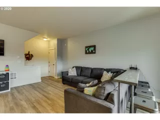 Photo #3: 20426047 Listing