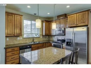 Photo #4: 20426047 Listing