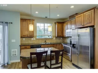 Photo #5: 20426047 Listing