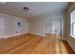 Photo #6: 20426863 Listing