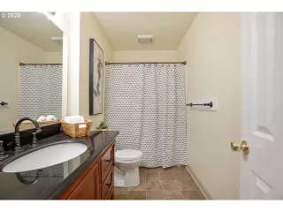 Photo #3: 20427380 Listing