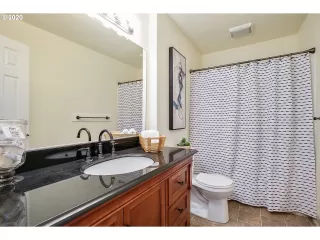 Photo #4: 20427380 Listing