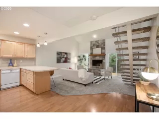 Photo #5: 20427380 Listing