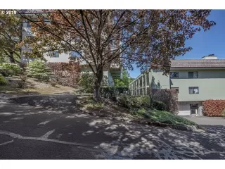 Photo #1: 20427737 Listing