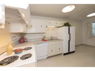 Photo #4: 20427737 Listing