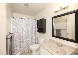 Photo #6: 20427737 Listing