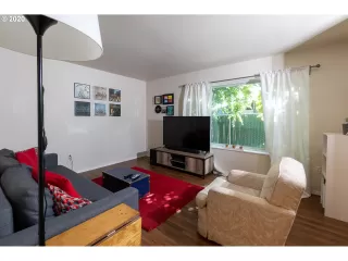 Photo #3: 20427996 Listing