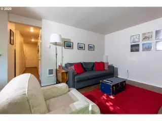 Photo #4: 20427996 Listing